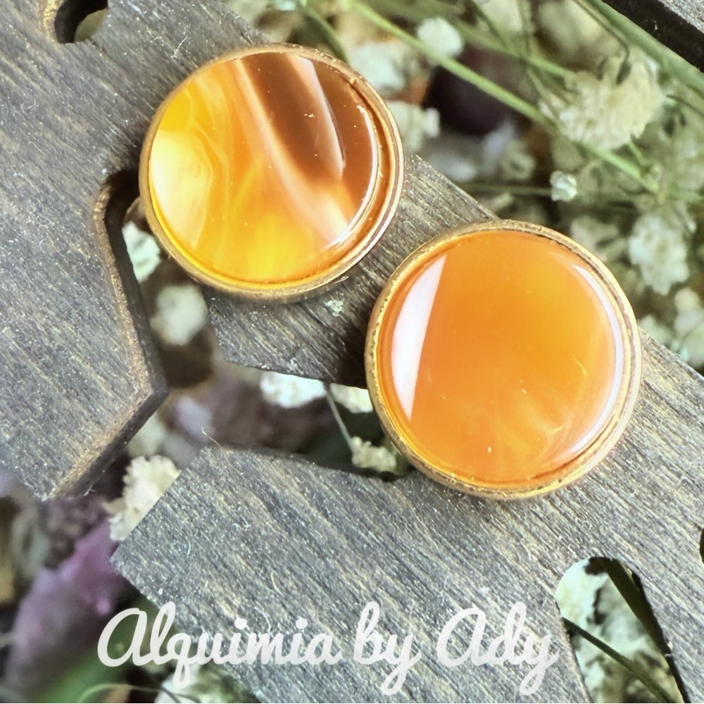 BIG ACRYLIC AMBER GOLD STUDS + 90's minimalist